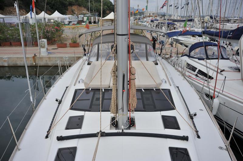 Book yachts online - sailboat - Dufour 520 GL - Greenleaf - rent