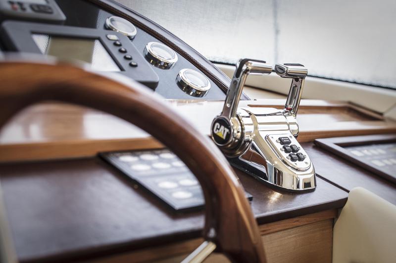 Book yachts online - motorboat - Lobfish 57 - Baby Blue - rent