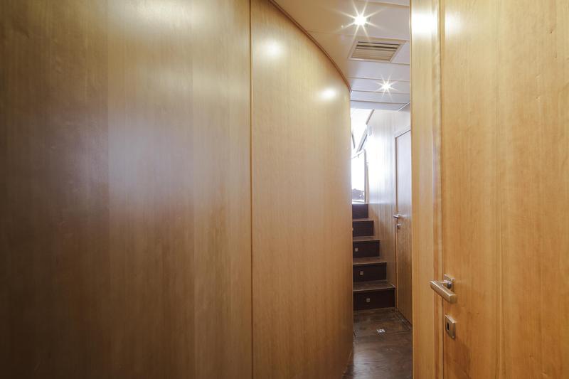 Book yachts online - motorboat - Lobfish 57 - Baby Blue - rent