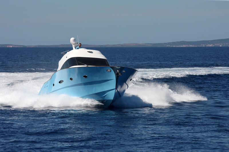 Book yachts online - motorboat - Lobfish 57 - Baby Blue - rent
