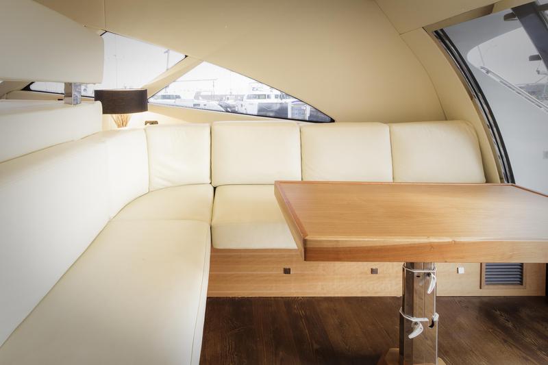 Book yachts online - motorboat - Lobfish 57 - Baby Blue - rent