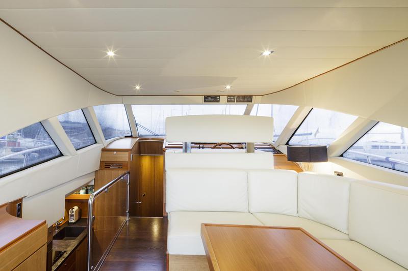Book yachts online - motorboat - Lobfish 57 - Baby Blue - rent