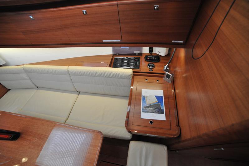Book yachts online - sailboat - Dufour 382 Grand Large - Andreana - rent