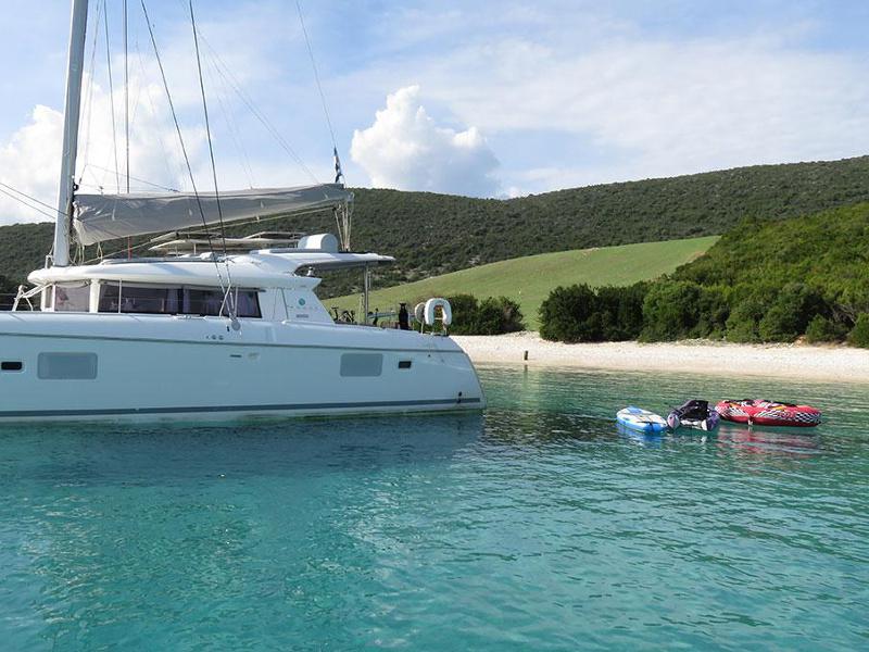 Book yachts online - catamaran - Lagoon 421 - Nirvana AC Watermaker Gen + elegant pack refit 2022 - rent