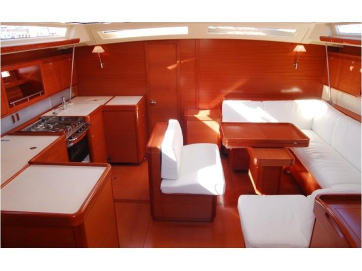 Book yachts online - sailboat - Dufour 525 Grand Large - Rainbow - rent