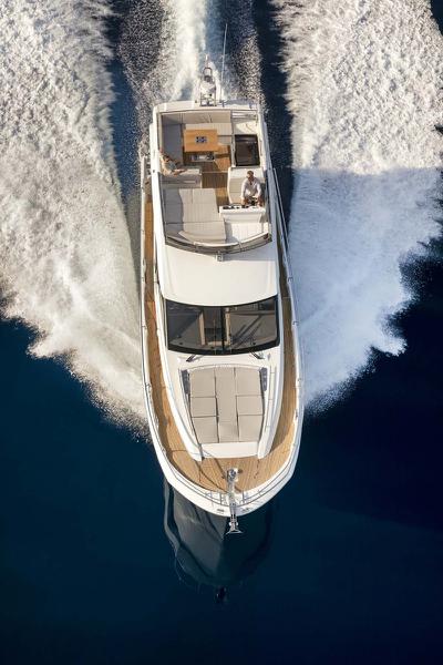Book yachts online - motorboat - Prestige 520 Flybridge - ZAFE - rent