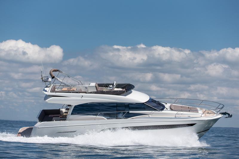 Book yachts online - motorboat - Prestige 520 Flybridge - ZAFE - rent