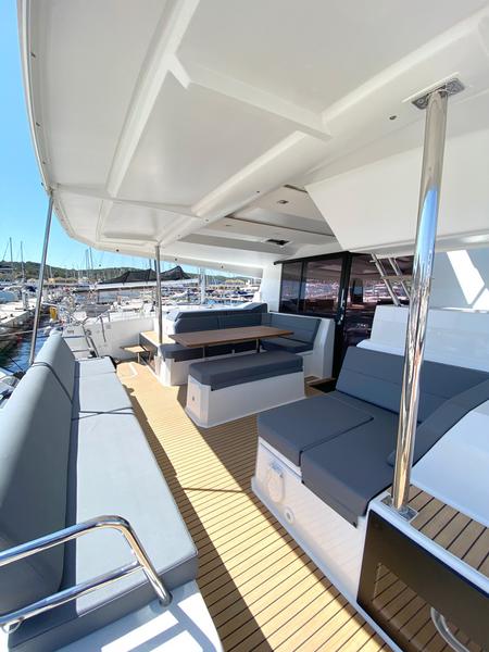 Book yachts online - catamaran - Astréa 42 - Ion - rent