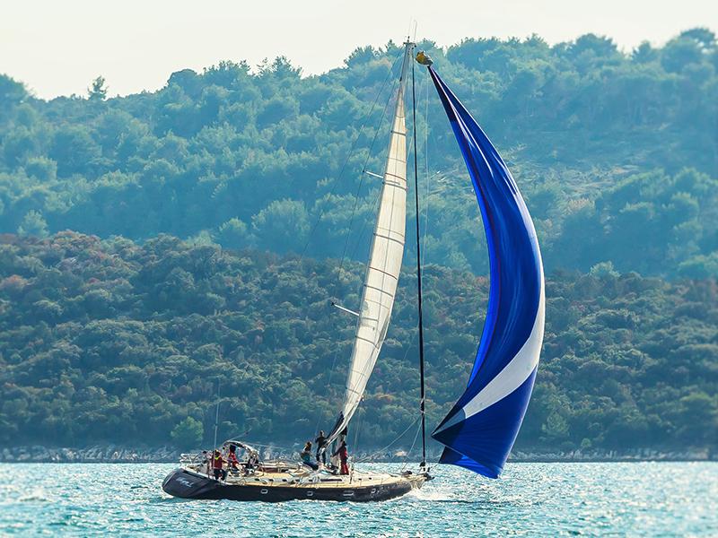 Book yachts online - sailboat - Beneteau 62 - Bogey 1 - skipper included in price - rent