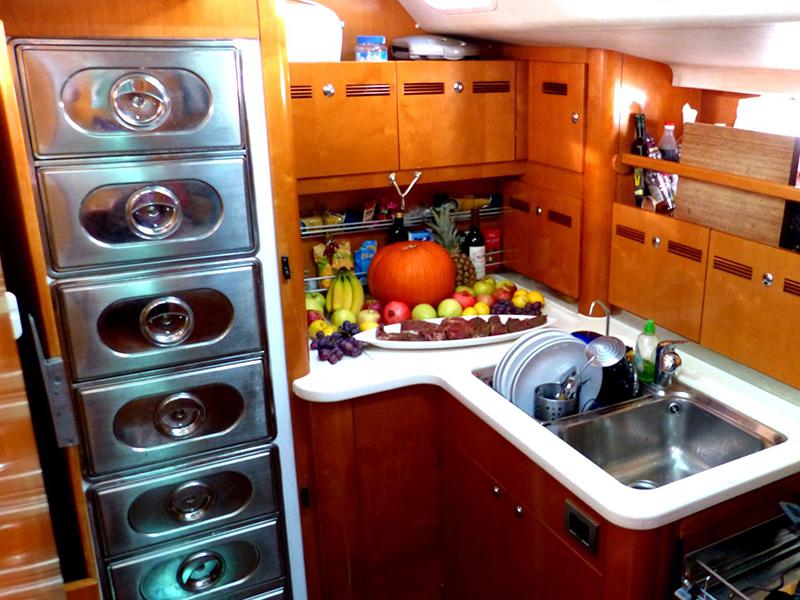 Book yachts online - sailboat - Beneteau 62 - Bogey 1 - skipper included in price - rent