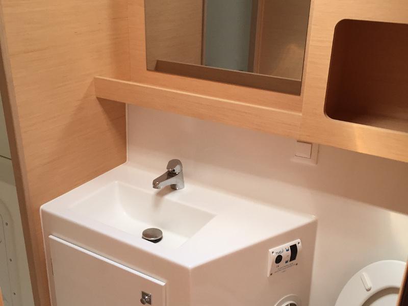 Book yachts online - catamaran - Lagoon 42 - Aeolian Breeze - rent