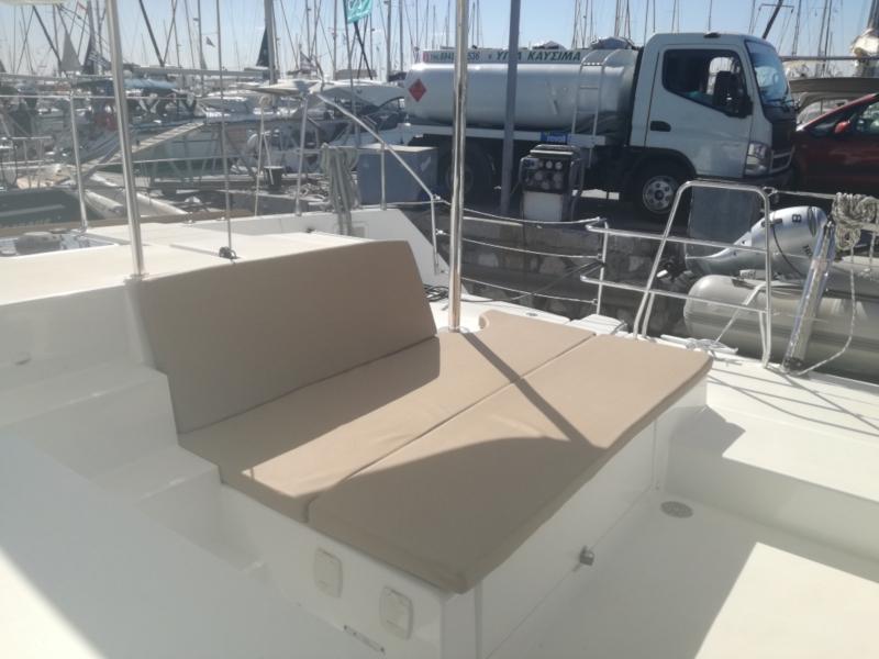 Book yachts online - catamaran - Lagoon 450  Flybridge - Aeolian Dream - rent