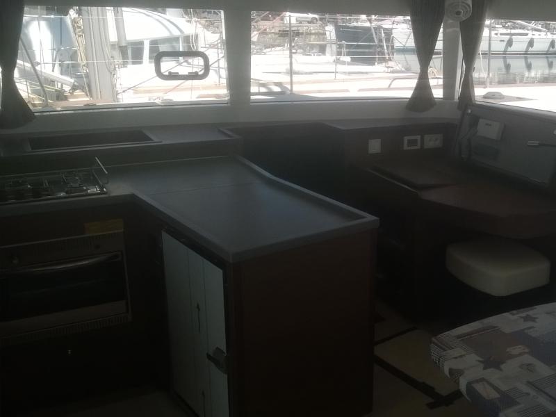 Book yachts online - catamaran - Lagoon 450  Flybridge - Aeolian Dream - rent