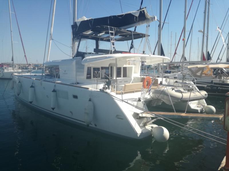 Book yachts online - catamaran - Lagoon 450  Flybridge - Aeolian Dream - rent