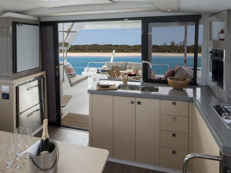 Book yachts online - catamaran - Lucia 40 - Cassopea - rent