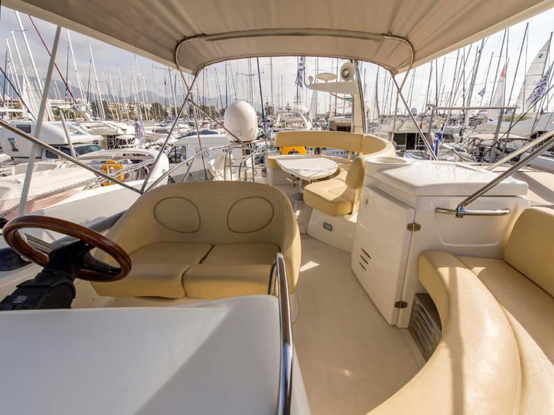 Book yachts online - motorboat - Cranchi Atlantique 50 - Danae Fantasea - rent