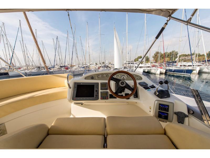 Book yachts online - motorboat - Cranchi Atlantique 50 - Danae Fantasea - rent