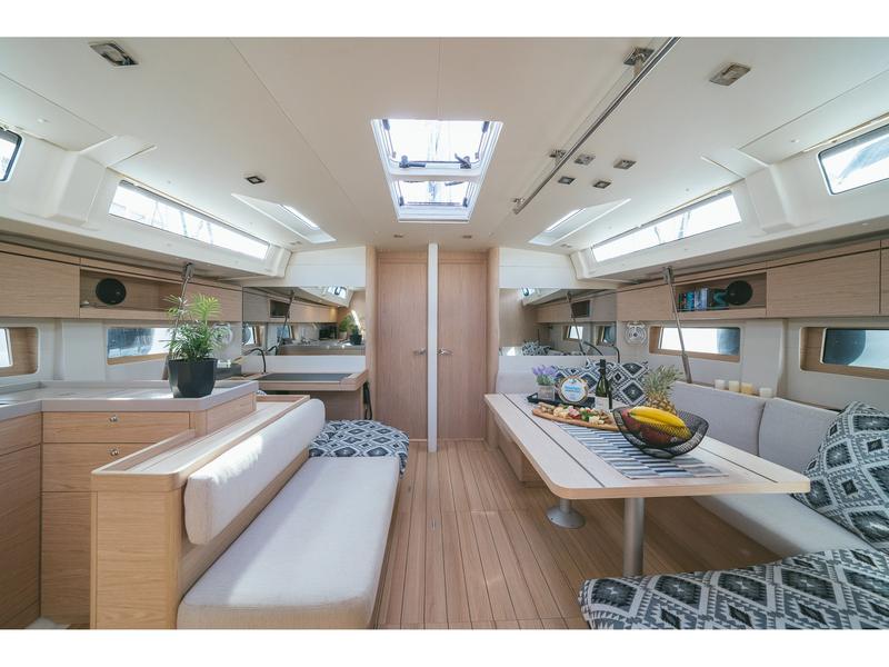 Book yachts online - sailboat - Oceanis 51.1 LUX (GEN,AC,WATERMAKER) - Princess Oceana - rent