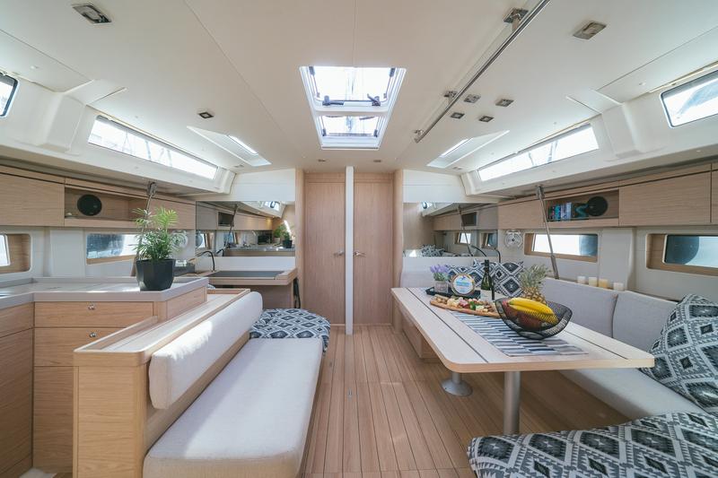 Book yachts online - sailboat - Oceanis 51.1 LUX (GEN,AC,WATERMAKER) - Princess Oceana - rent