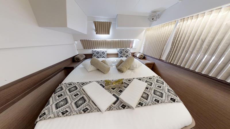 Book yachts online - catamaran - Lagoon 42(GEN,AC,WATERMAKER) - Princess Cinderella - rent