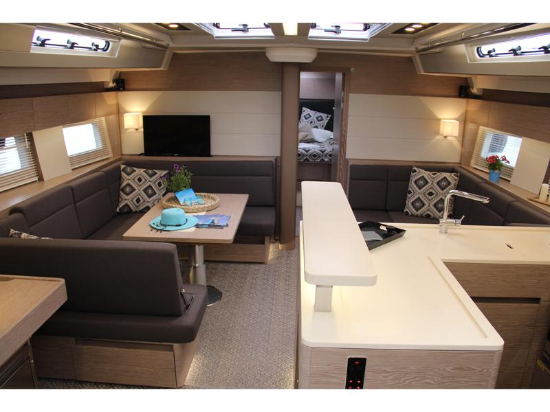 Book yachts online - sailboat - Hanse 588 LUX (GEN,AC,WATERMAKER) - Princess Melody - rent