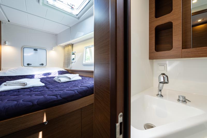 Book yachts online - catamaran - Lagoon 42 - Idal A/C- GEN &amp; WATERMAKER - rent