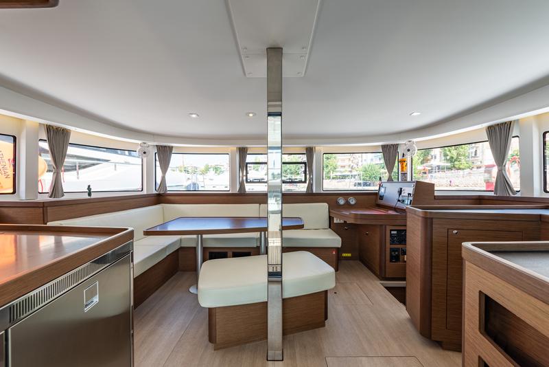 Book yachts online - catamaran - Lagoon 42 - Idal A/C- GEN &amp; WATERMAKER - rent