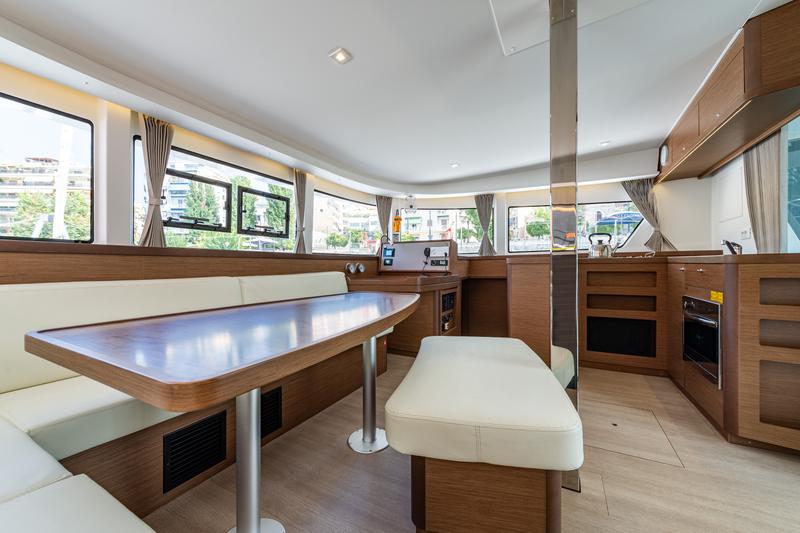 Book yachts online - catamaran - Lagoon 42 - Idal A/C- GEN &amp; WATERMAKER - rent