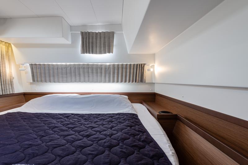 Book yachts online - catamaran - Lagoon 42 - Idal A/C- GEN &amp; WATERMAKER - rent