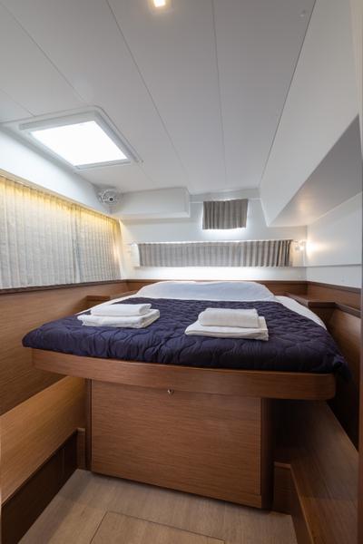 Book yachts online - catamaran - Lagoon 42 - Idal A/C- GEN &amp; WATERMAKER - rent