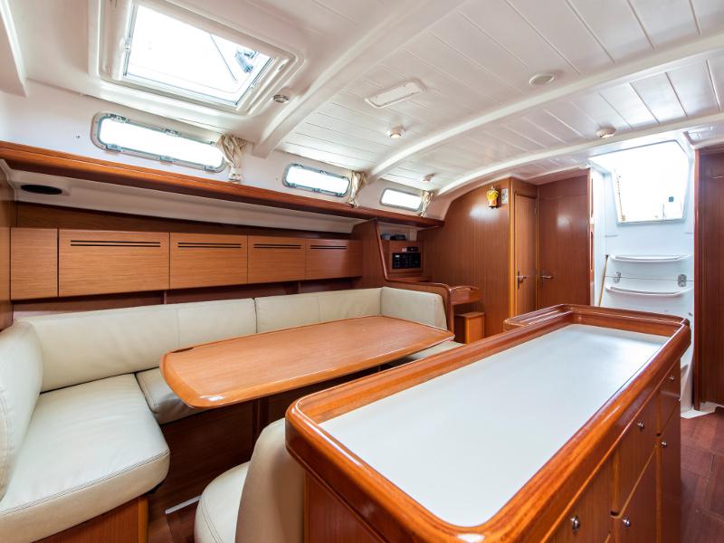 Book yachts online - sailboat - Beneteau Cyclades 50.5 - Voreas - A/C &amp; Generator - rent