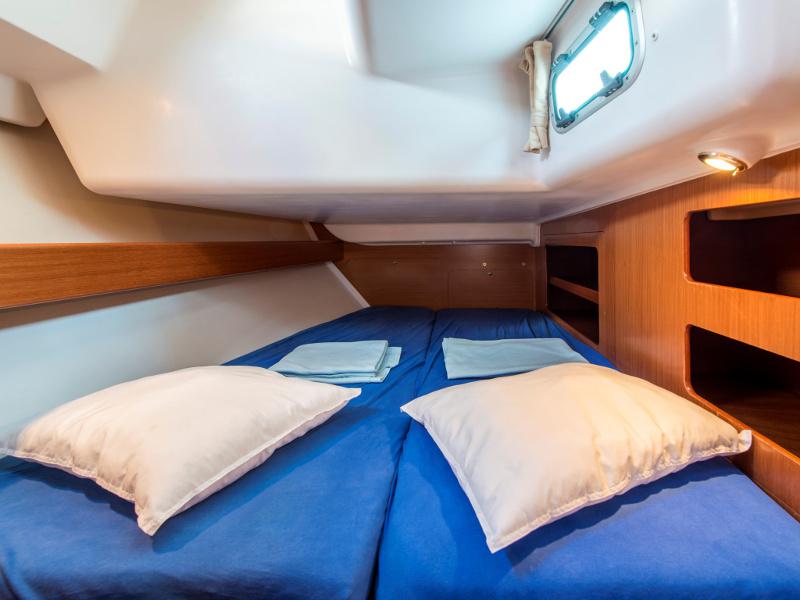 Book yachts online - sailboat - Beneteau Cyclades 50.5 - Voreas - A/C &amp; Generator - rent