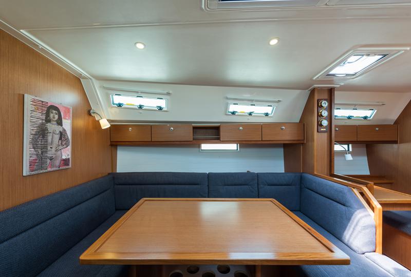 Book yachts online - sailboat - Bavaria 45 Cruiser Owner version - Bunty - Bow &amp; Teak - rent