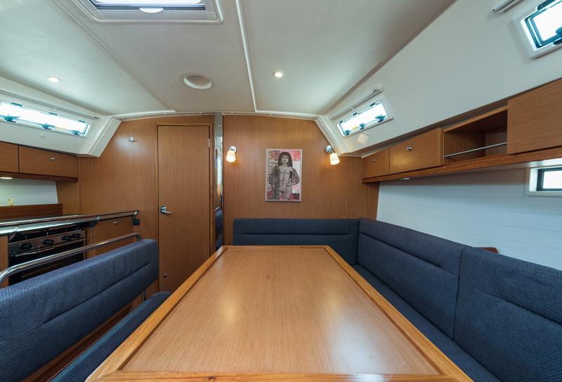 Book yachts online - sailboat - Bavaria 45 Cruiser Owner version - Bunty - Bow &amp; Teak - rent