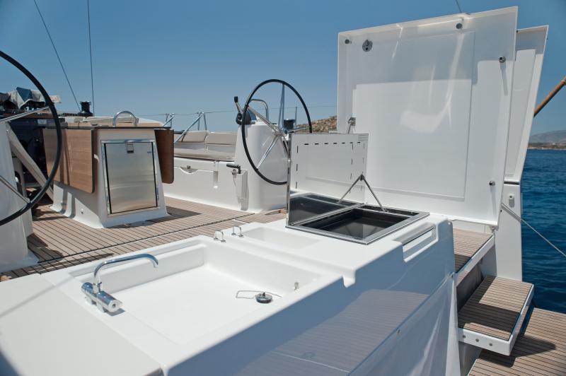 Book yachts online - sailboat - Dufour 560 - Lydia II - rent