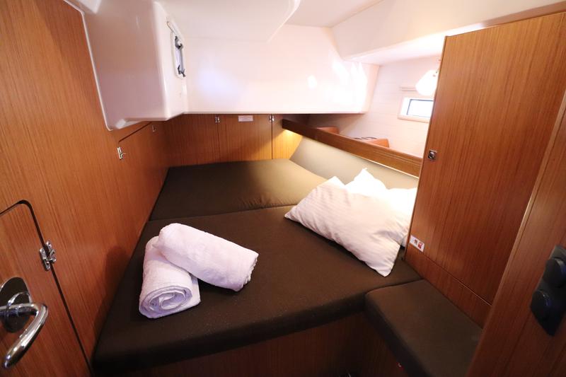 Book yachts online - sailboat - Bavaria Cruiser 46 - Angelofe - rent