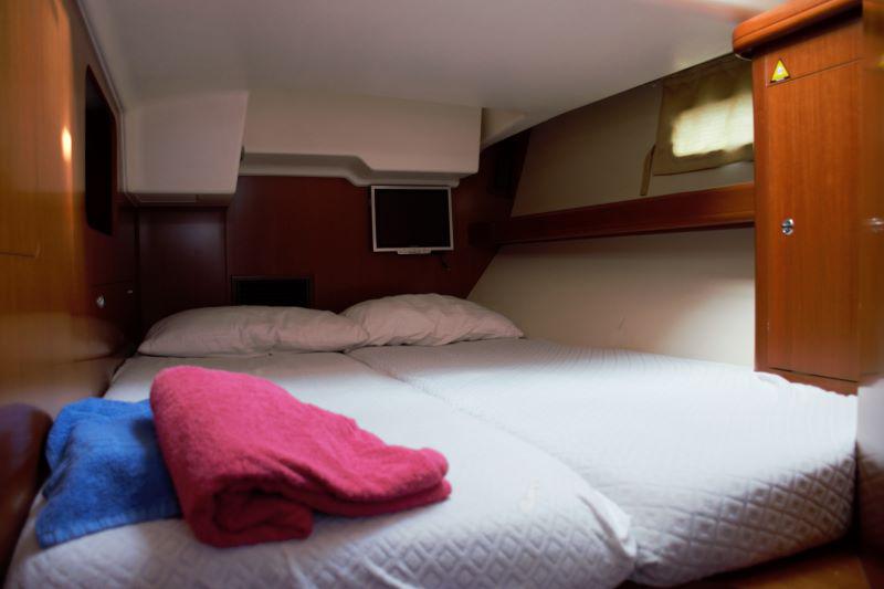 Book yachts online - sailboat - Oceanis 523 - Ninfea - rent