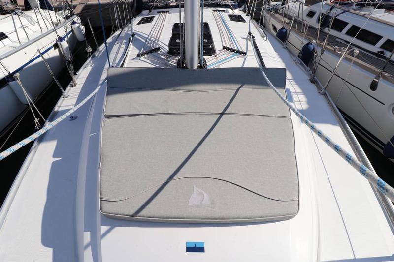 Book yachts online - sailboat - Bavaria Cruiser 41 - Khimeya - rent