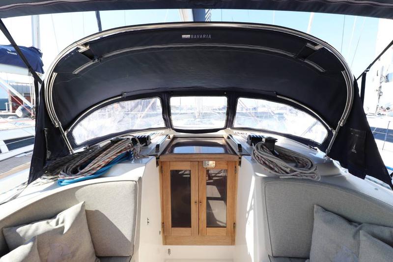 Book yachts online - sailboat - Bavaria Cruiser 41 - Khimeya - rent