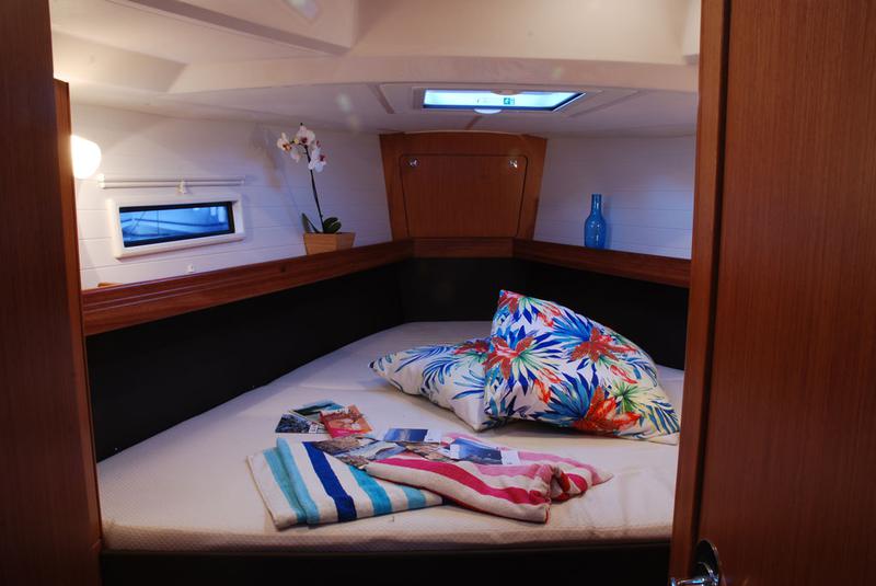 Book yachts online - sailboat - Bavaria Cruiser 41 - Khimeya - rent