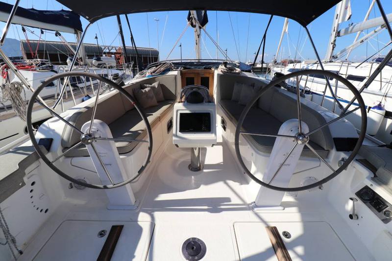 Book yachts online - sailboat - Bavaria Cruiser 41 - Khimeya - rent