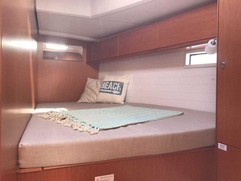 Book yachts online - sailboat - Bavaria Cruiser 46 - Sherdana - rent