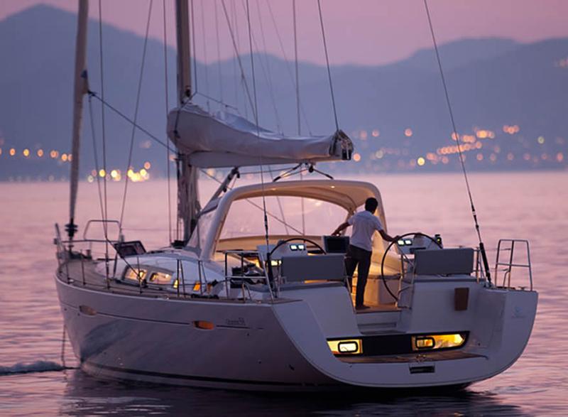 Book yachts online - sailboat - Oceanis 58 Exclusive - "Pegaso"- refit 2021 - rent