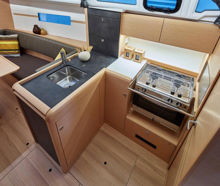 Book yachts online - sailboat - Jeanneau Sun Odissey 349 - Mon Amour - rent