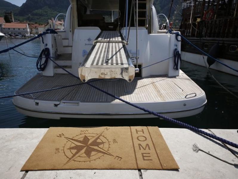 Book yachts online - motorboat - Prestige 50 Fly - Klara - rent