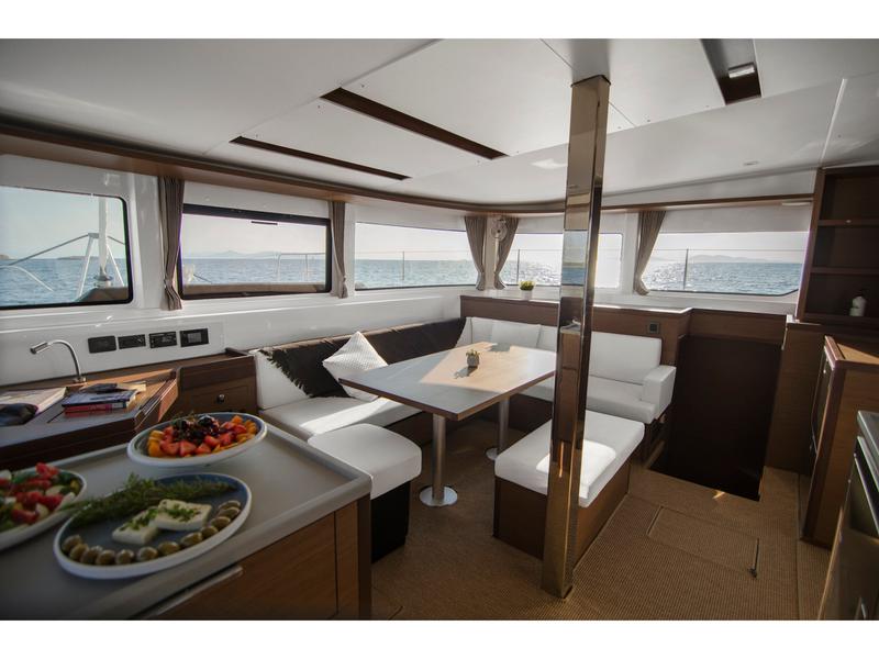 Book yachts online - catamaran - Lagoon 46 - Golden Promise  - rent