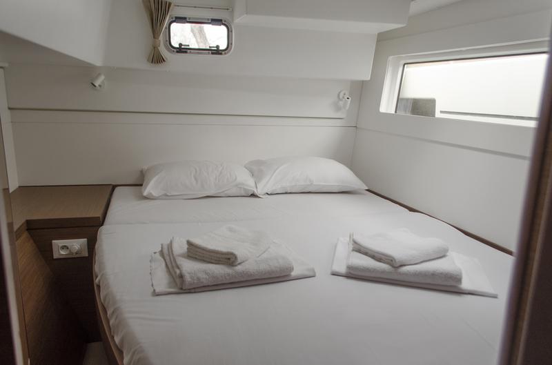 Book yachts online - catamaran - Lagoon 40 - Venus  - rent