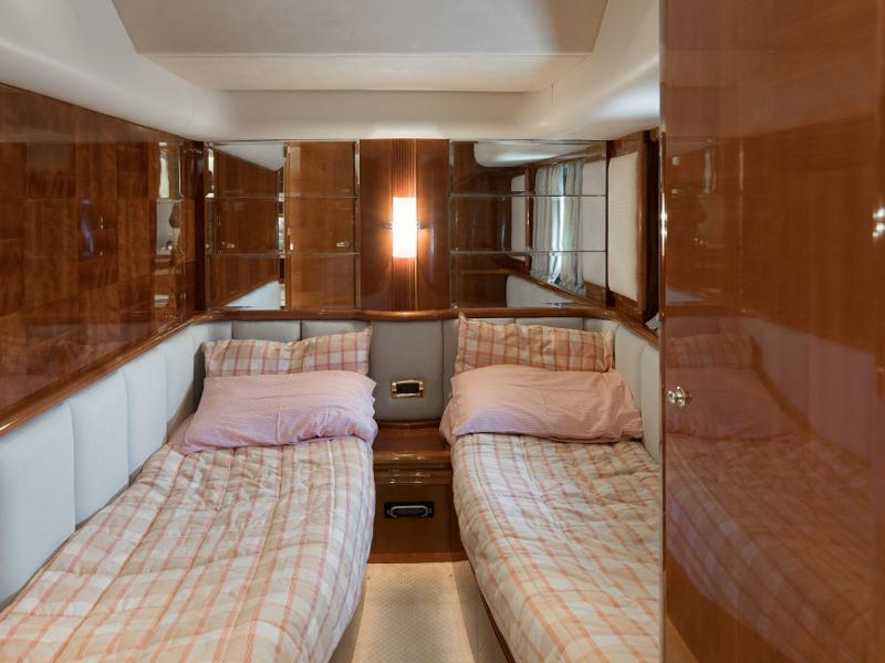 Book yachts online - motorboat - Azimut 80 - Seafree - rent