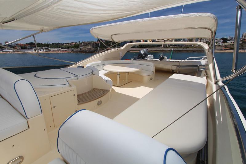 Book yachts online - motorboat - Astondoa 82 - Seafree - rent