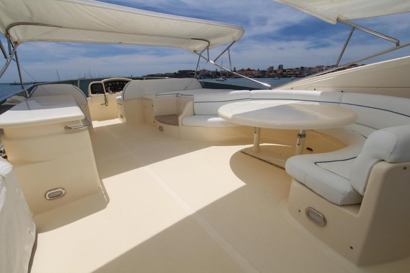 Book yachts online - motorboat - Astondoa 82 - Seafree - rent
